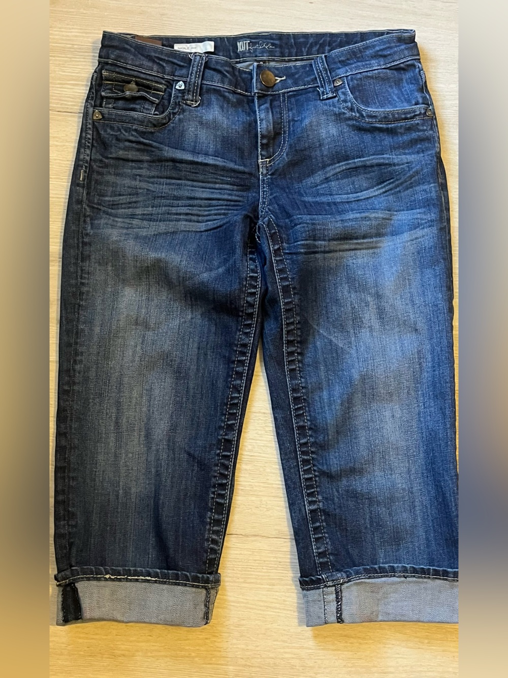 Kut from the Kloth Natalie Crop Size 2 Faded Blue Cuffed Capris